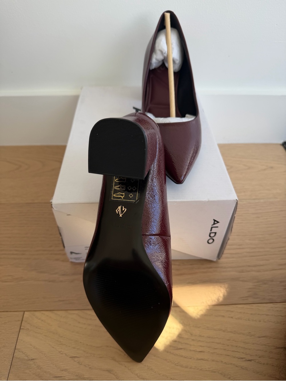 Aldo Women's Size 8.5 - Pointed Block Heel Pumps in Burgundy - Picture 7 of 7